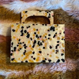 Multi color clutch
